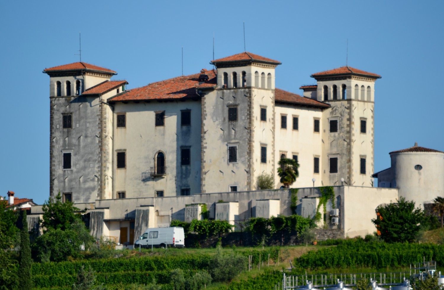 dobrovo