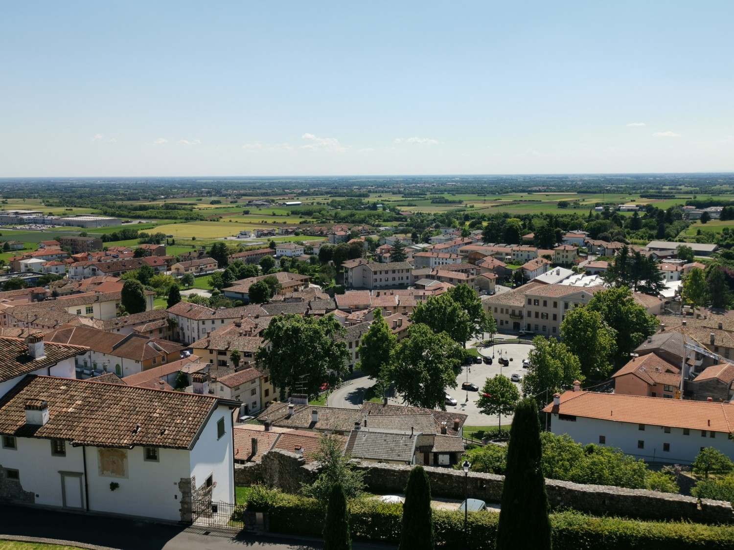 Vista di Fagagna dal colle del castello Vista di Fagagna dal colle del castello