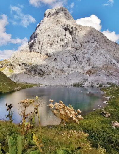 sul sentiero vrso il lago volaia