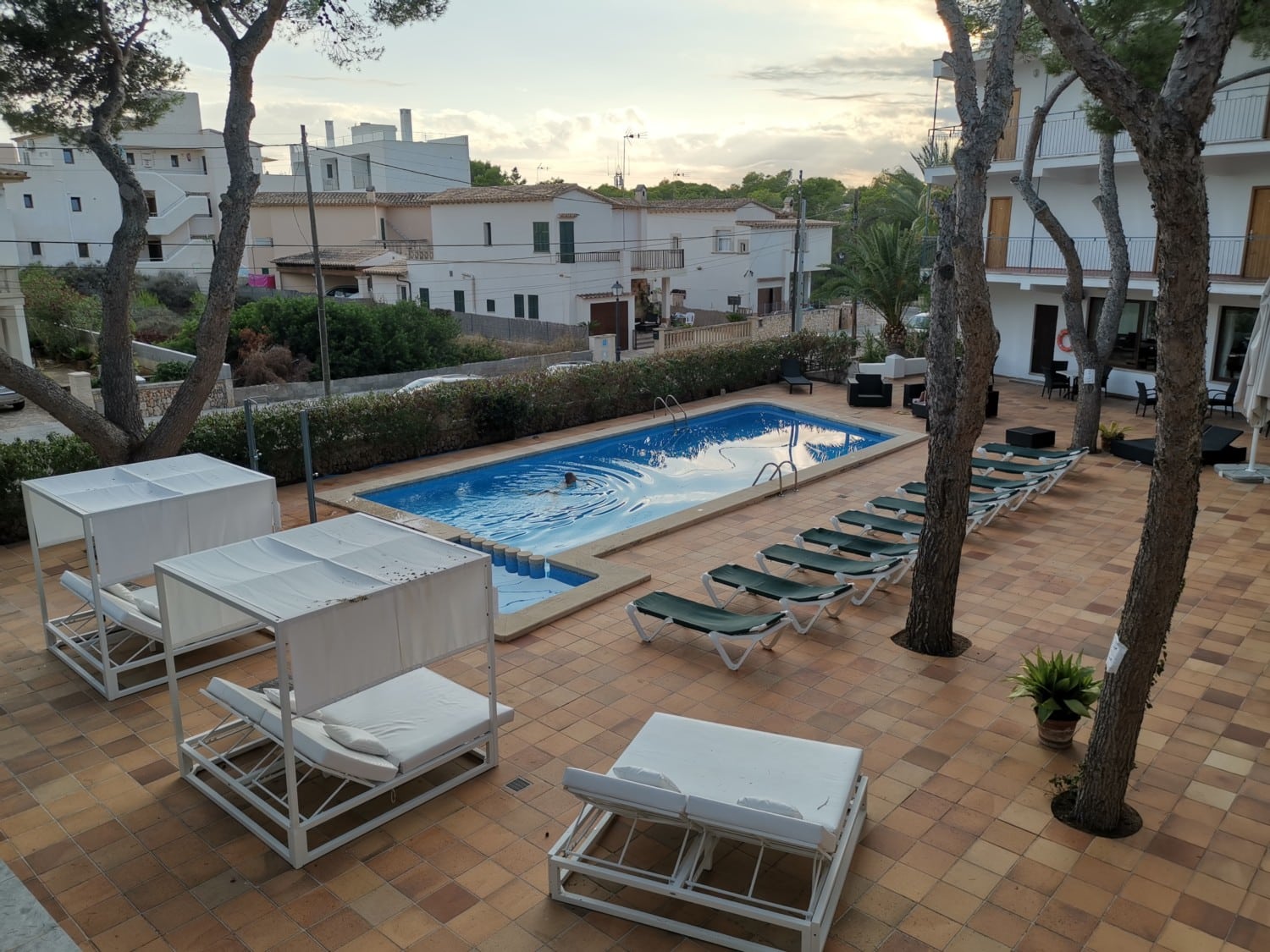 La piscina del Petit Hostal Ventura La piscina del Petit Hostal Ventura