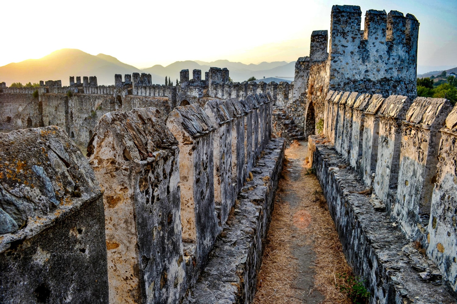 Il cammino di ronda del castello
