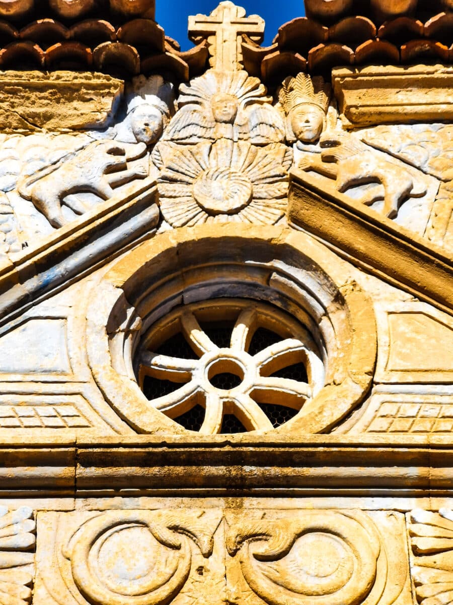 Dettaglio della facciata di Nuestra Senora de Regla Dettaglio della facciata di Nuestra Senora de Regla