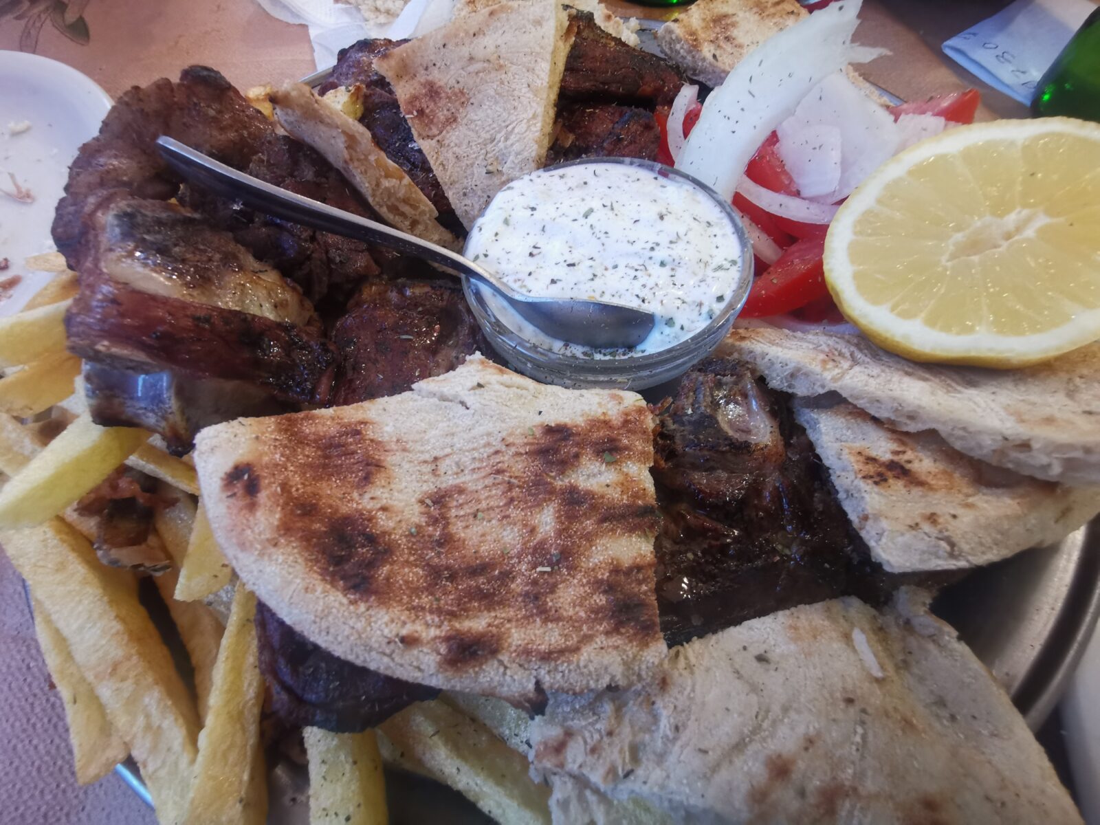 Pita e carne alla brace Pita e carne alla brace
