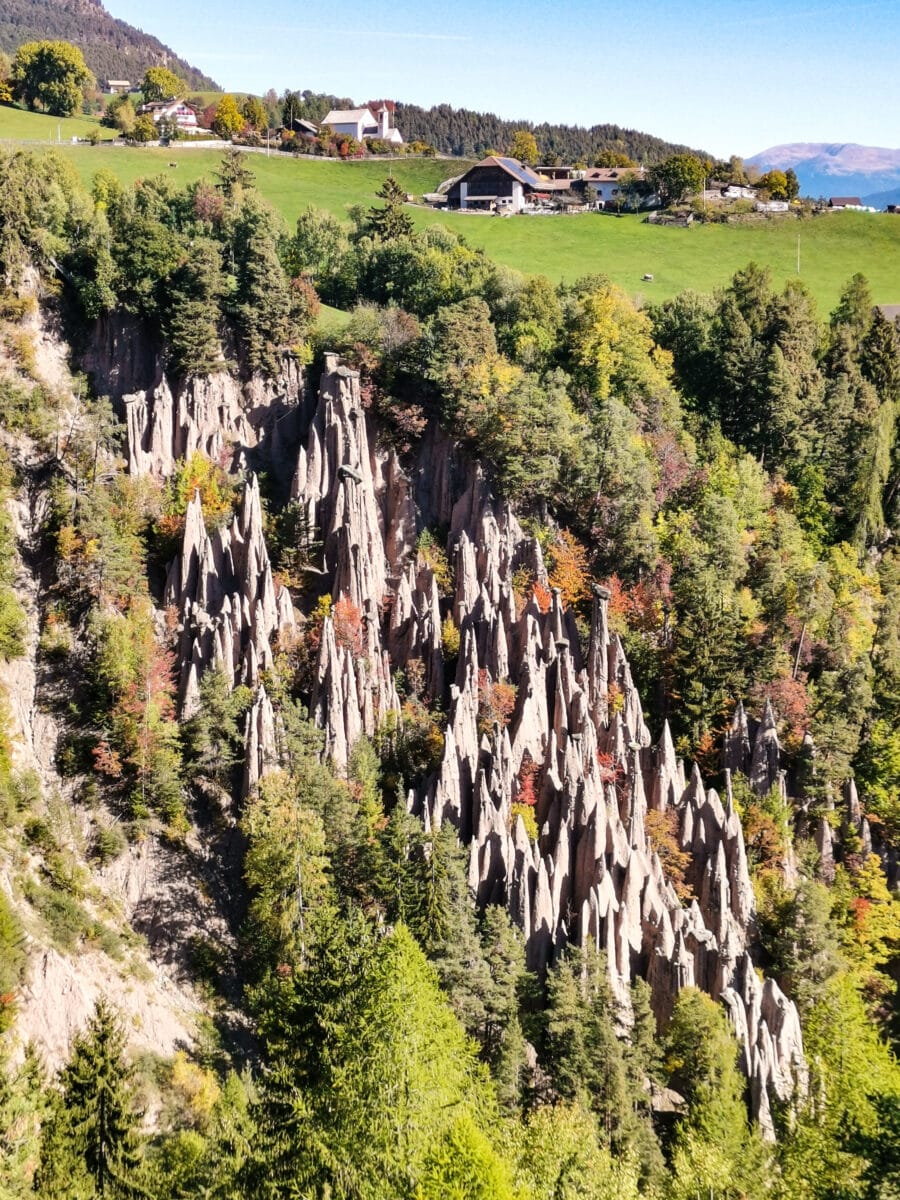 Le piramidi di pietra a Longomoso