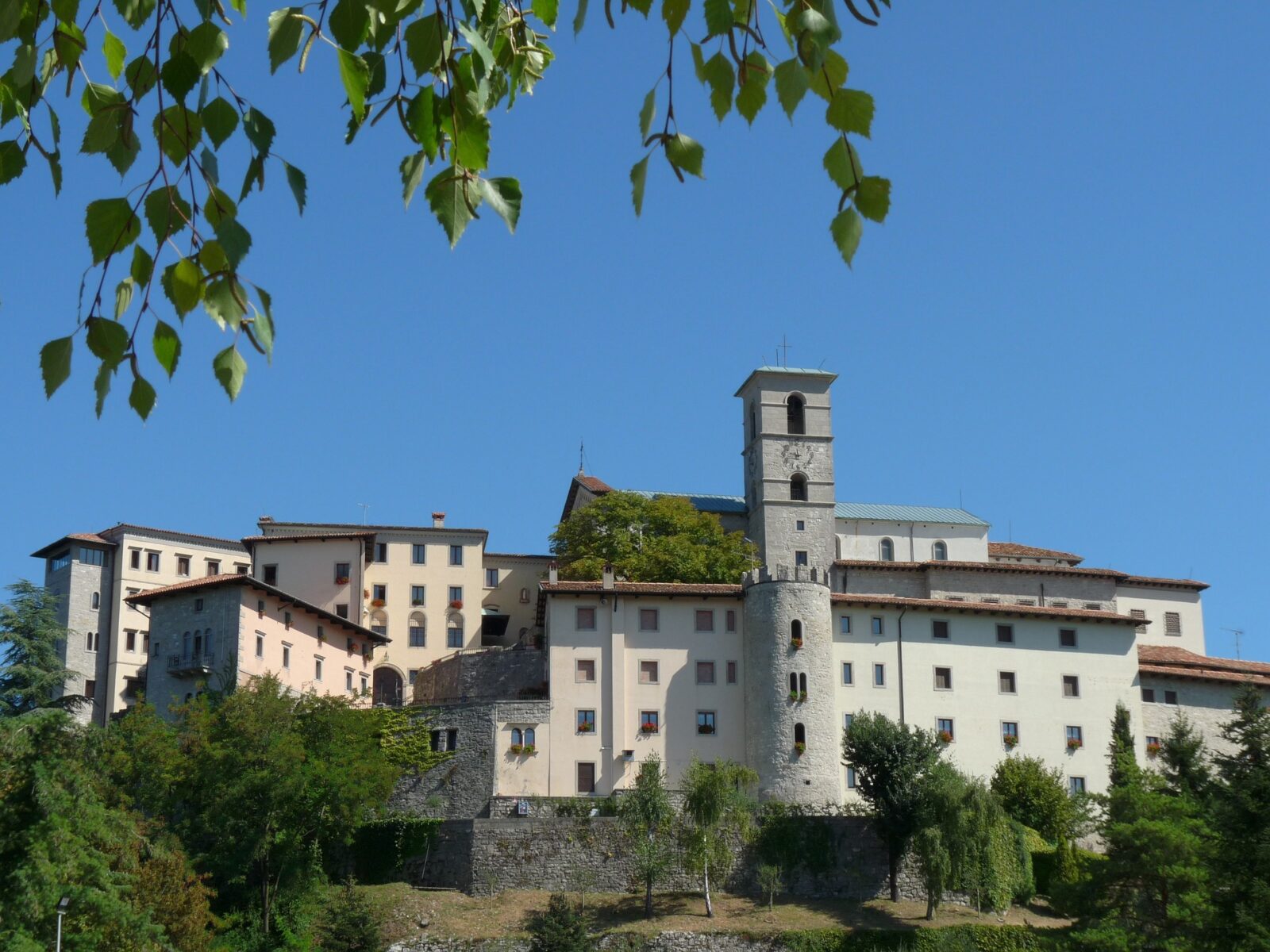 Il santuario di Castelmonte Il santuario di Castelmonte