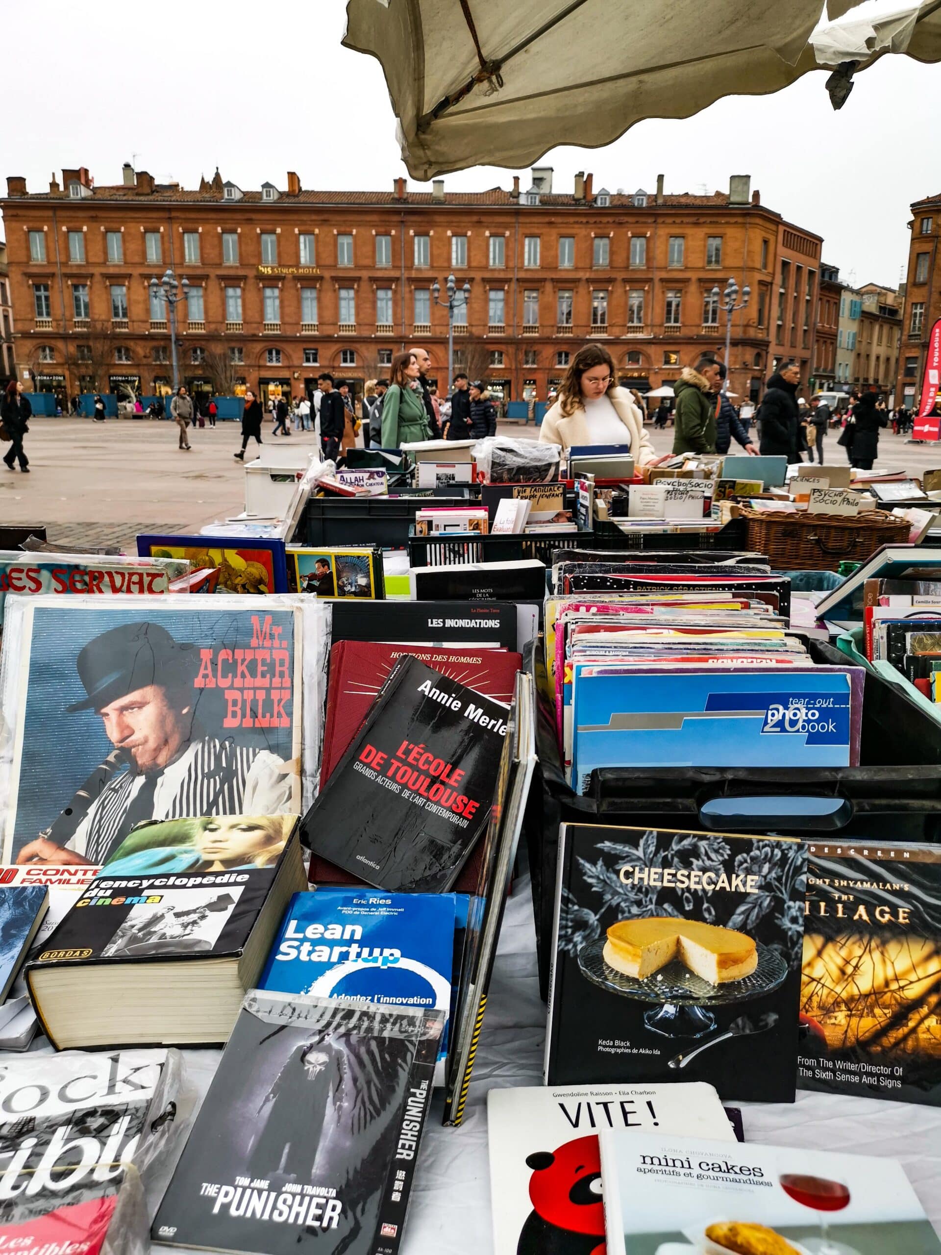 Il mercatino dei libri usati su place de Capitole Il mercatino dei libri usati su place de Capitole