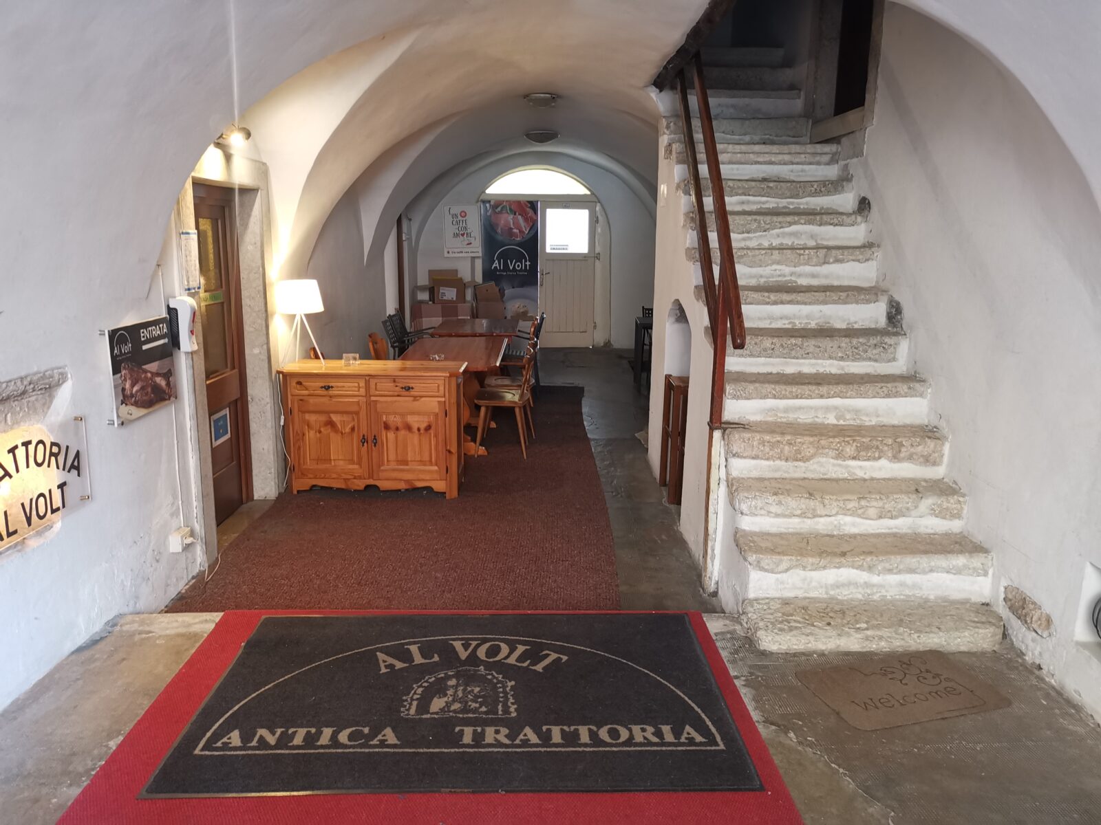 L'ingresso della trattoria L'ingresso della trattoria