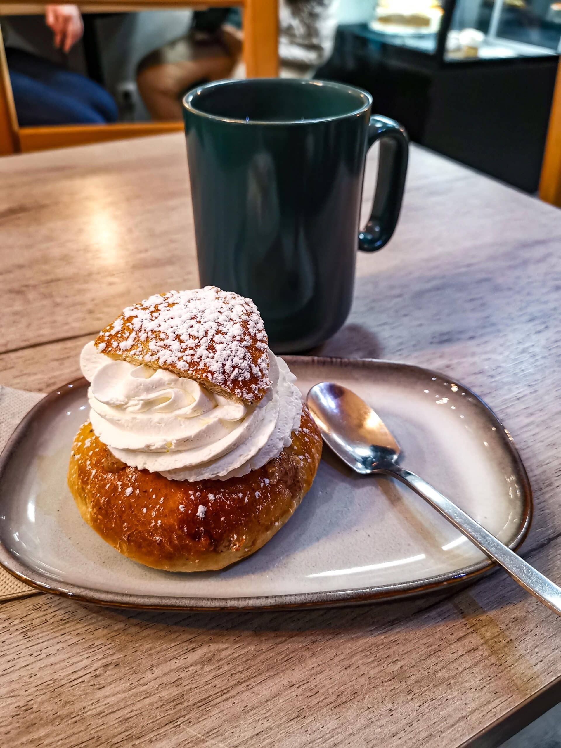 Tè e Semla al Café Fika Tè e Semla al Café Fika