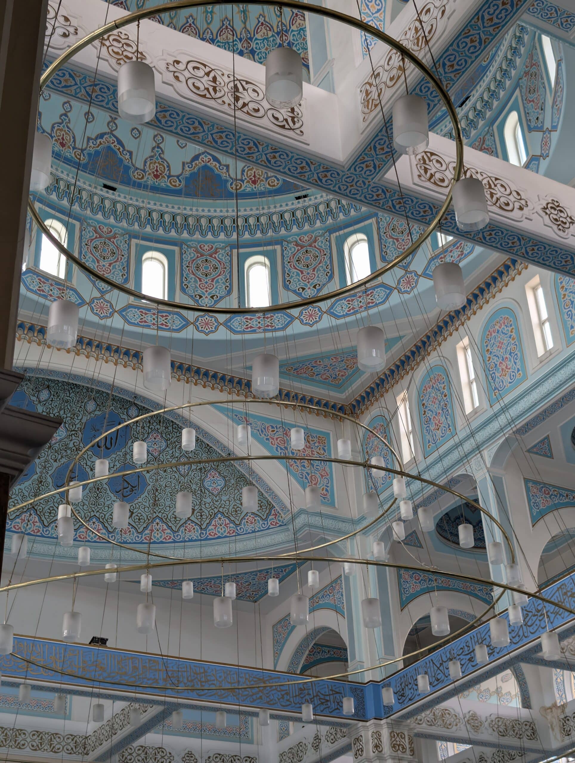 L'interno della Moschea di Nur Astana