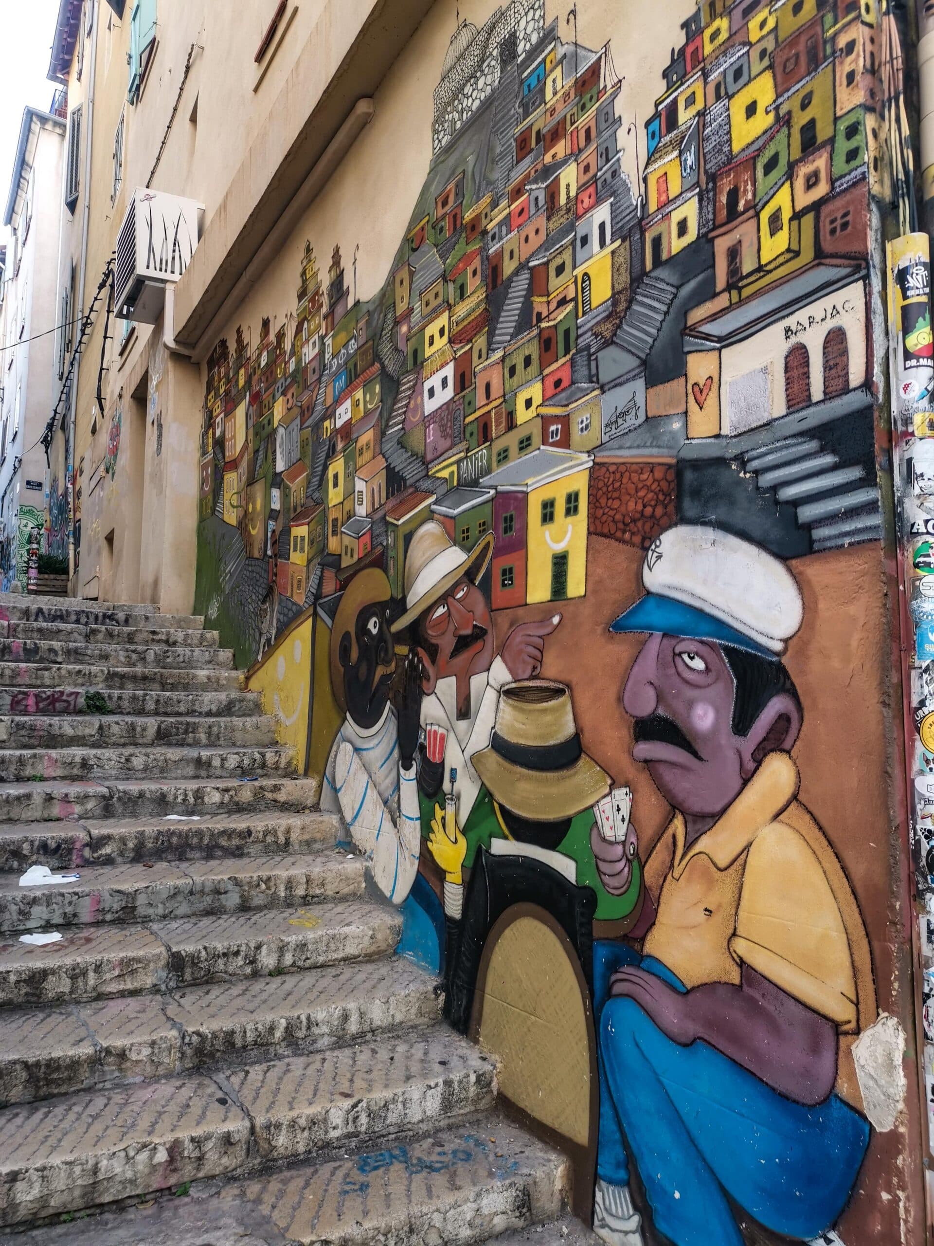 Street art lungo le scalinate del Panier Street art lungo le scalinate del Panier