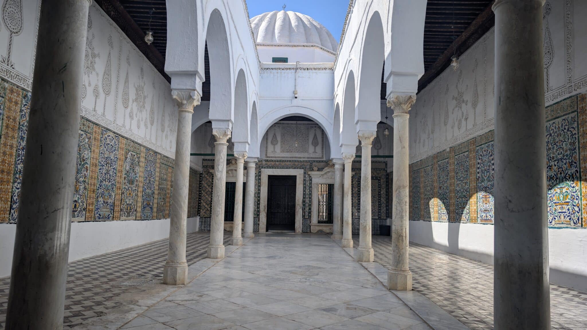 L'ingresso al Mausoleo di Sidi Sahabi