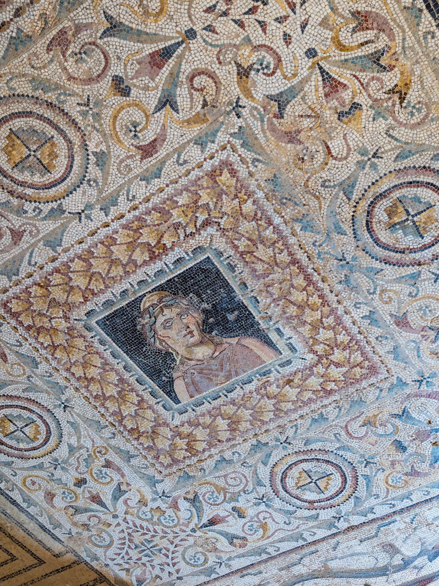 Particolare del mosaico di una casa