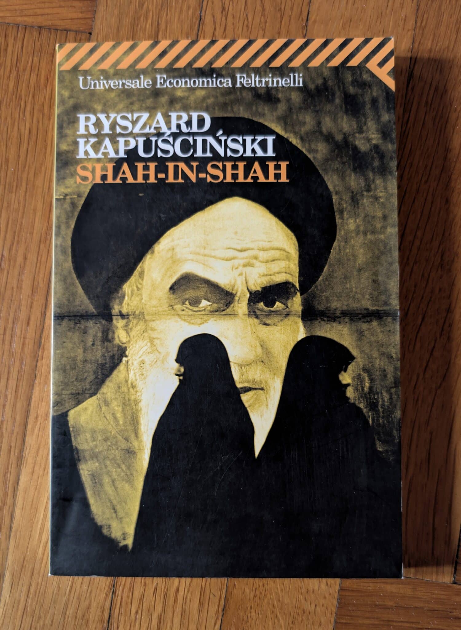 Shah-in-Shah di Ryszard Kapuściński