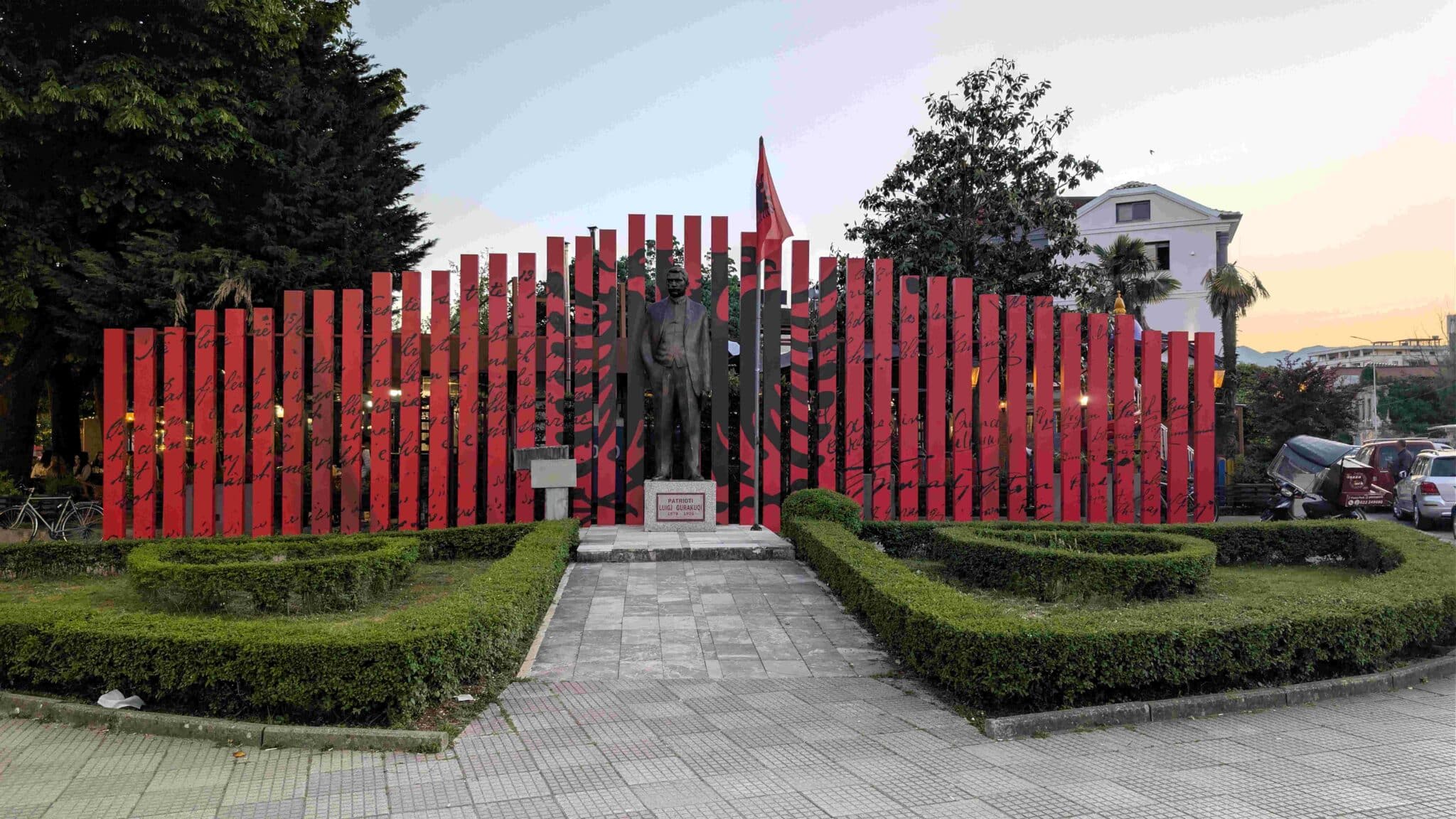 Statua di Luigj Gurakuqi