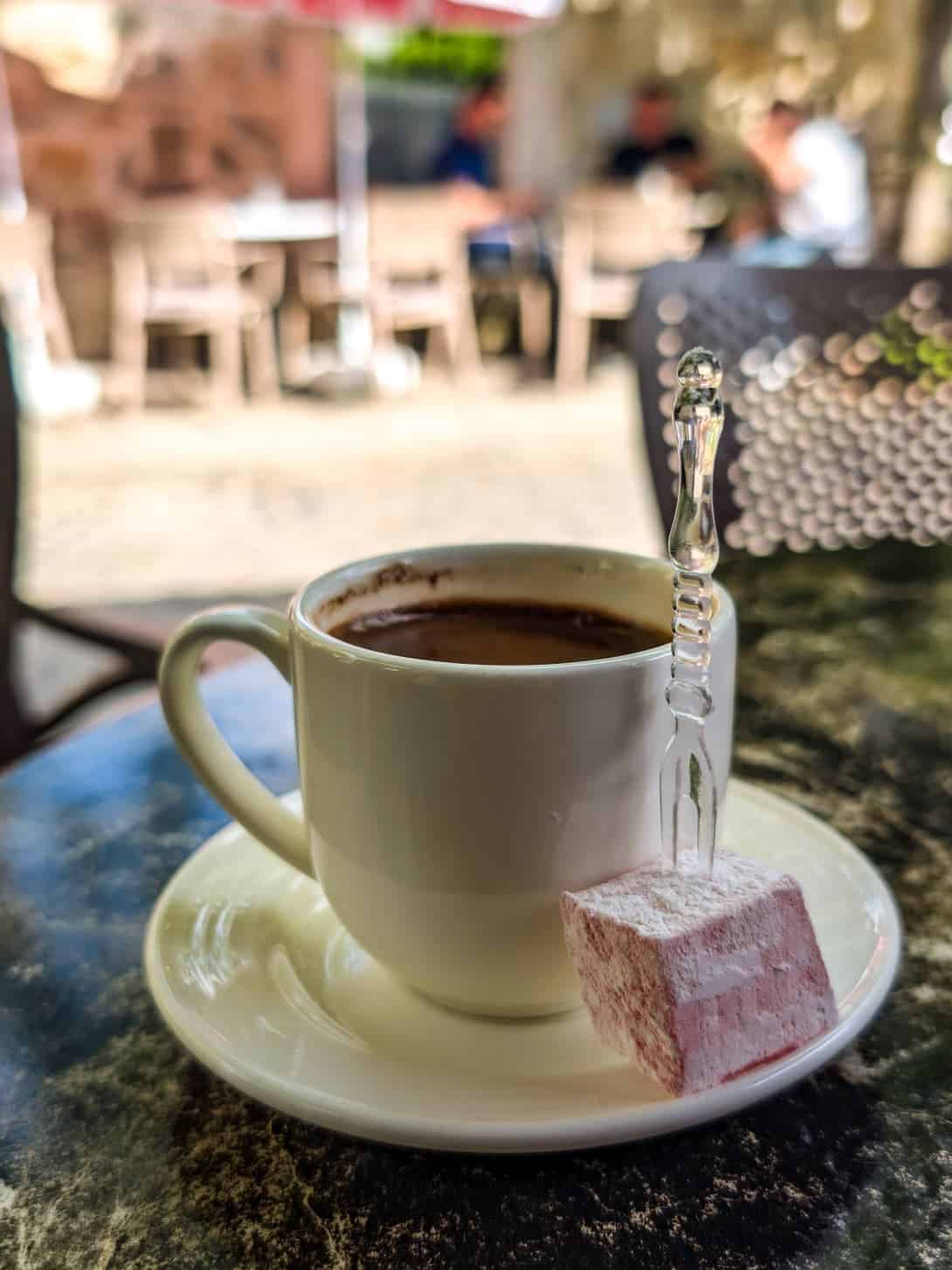 Caffè turco e lokum da Çajtore Menta