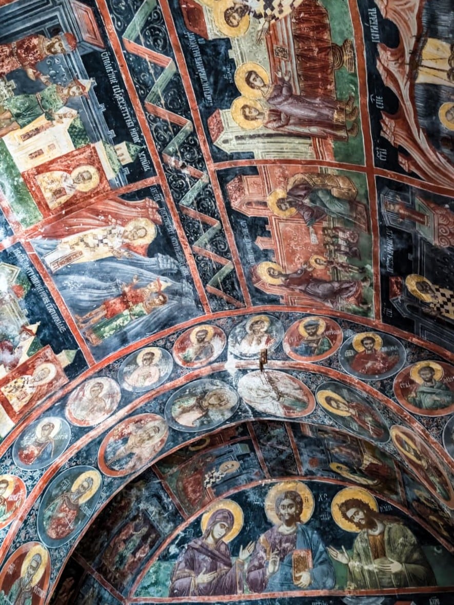 L'interno del Patriarcato di Peć L'interno del Patriarcato di Peć