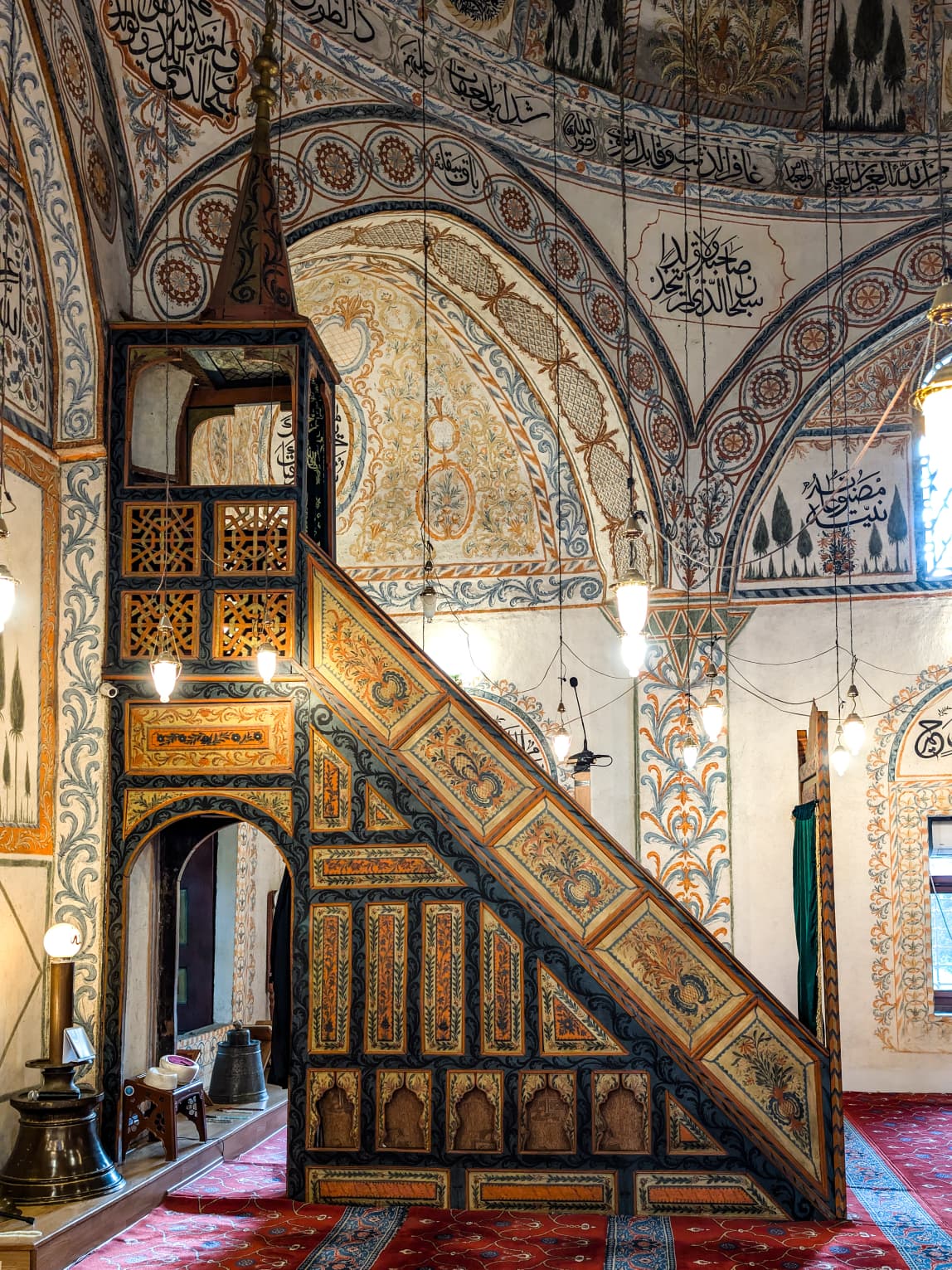 L'interno della moschea di Hadum L'interno della moschea di Hadum