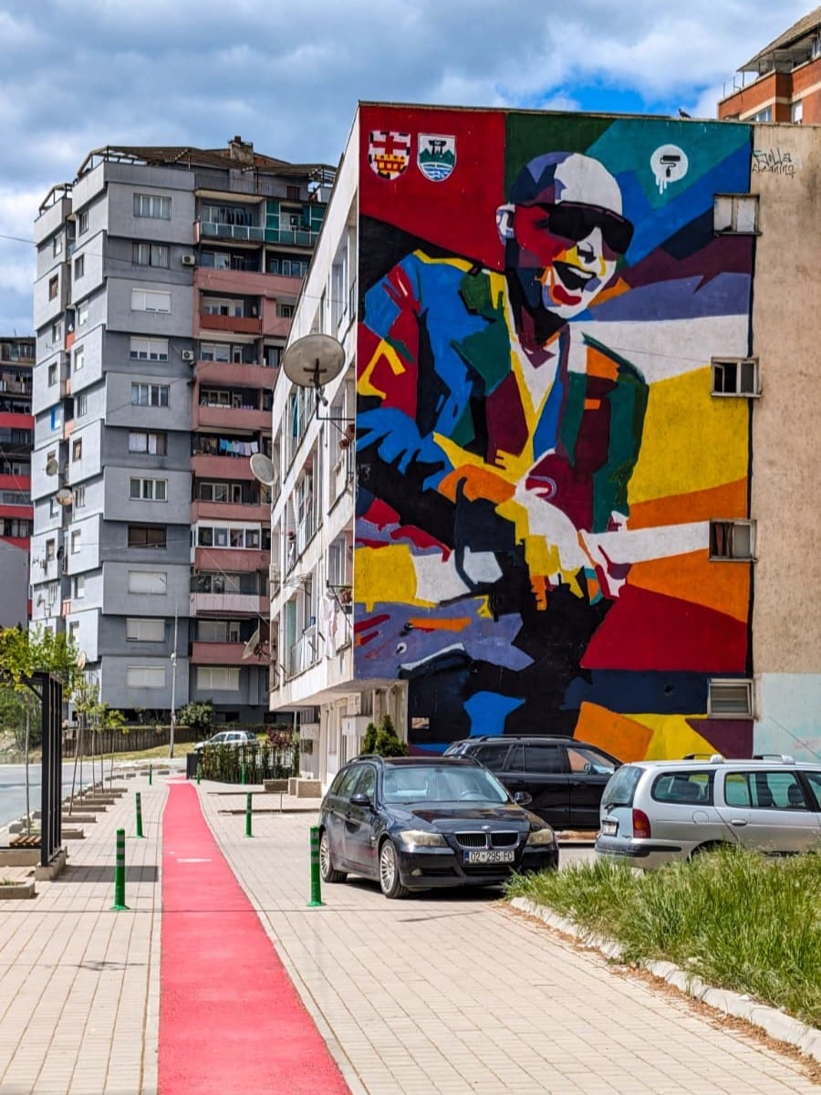 Street art a Mitrovica nord Street art a Mitrovica nord